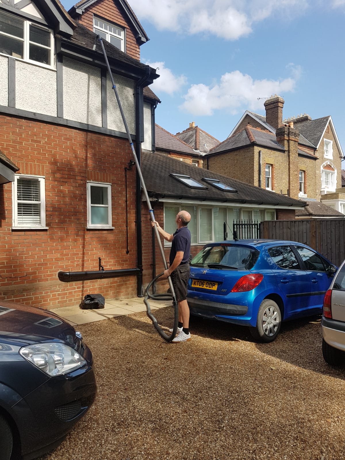 Cleaning and repairing gutters Merstham